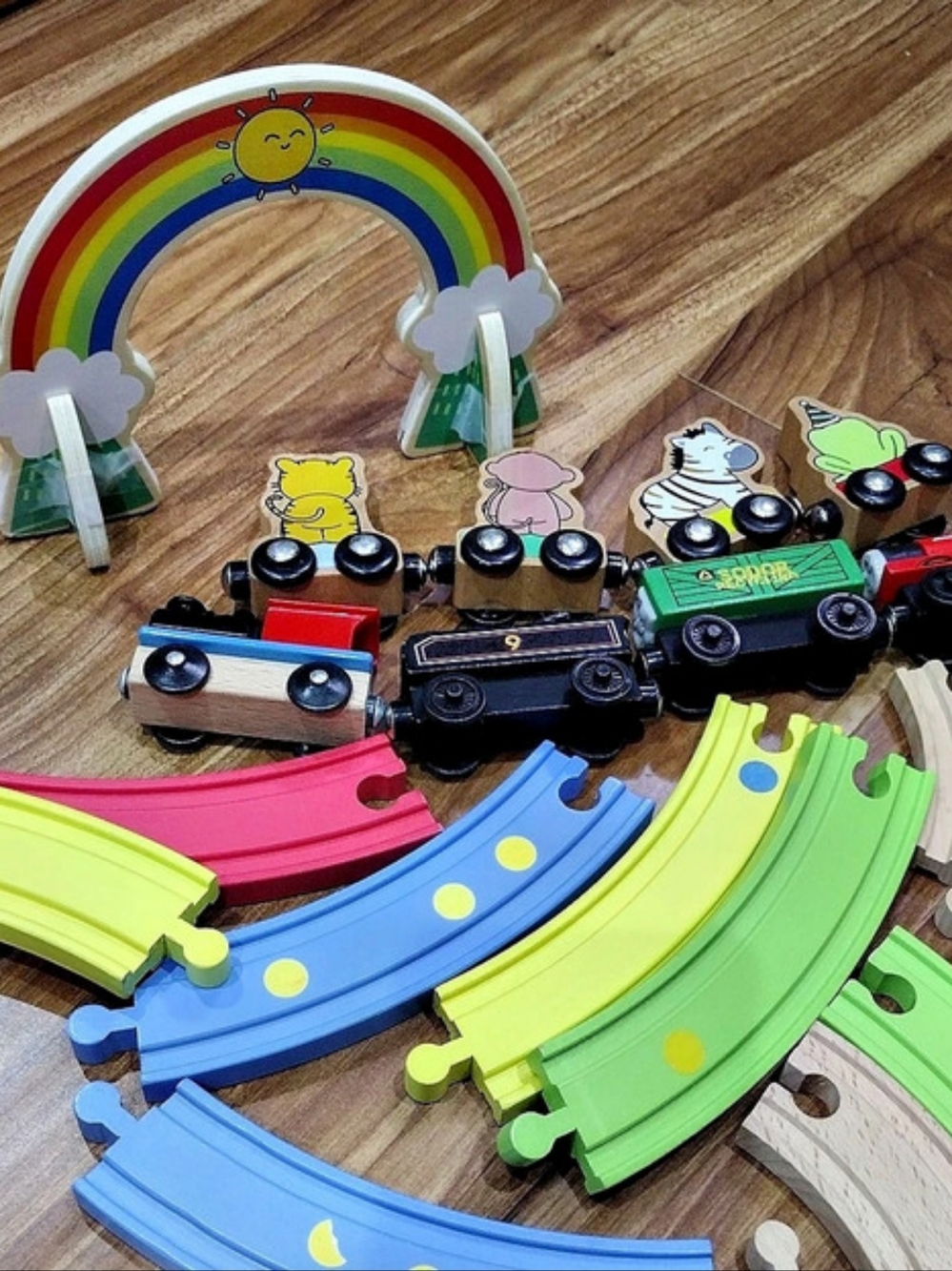 Kids Assorted Wooden Train Set with Animal Cars and Colorful Tracks